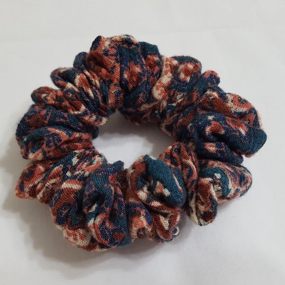 Women´s Multicolor Scrunchie - Picture 2 of 4
